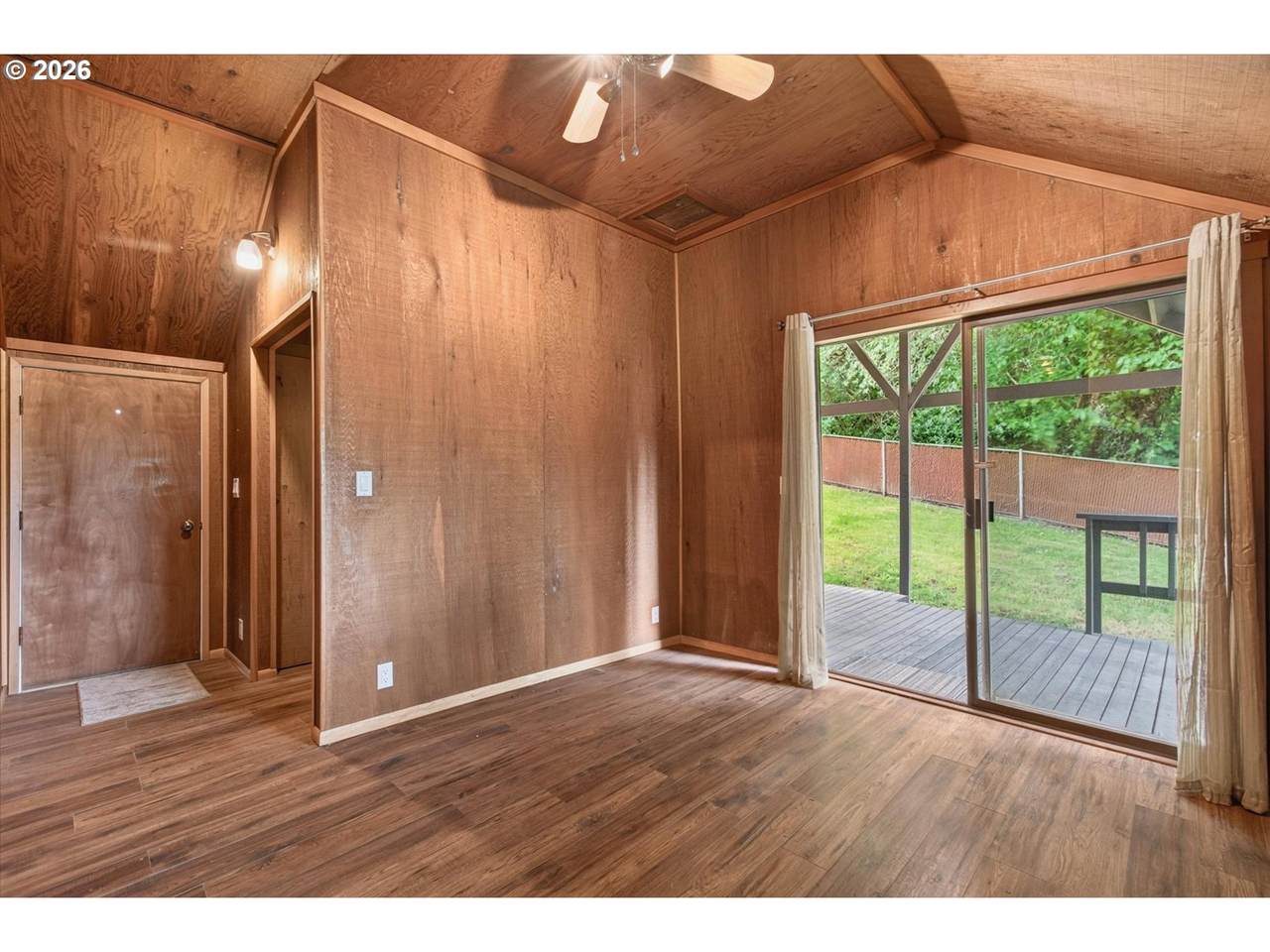 https://bt-photos.global.ssl.fastly.net/portland/1280_boomver_1_658657306-2.jpg