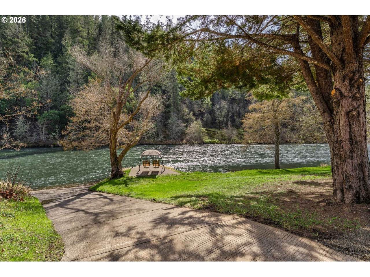 https://bt-photos.global.ssl.fastly.net/portland/1280_boomver_1_658767959-2.jpg