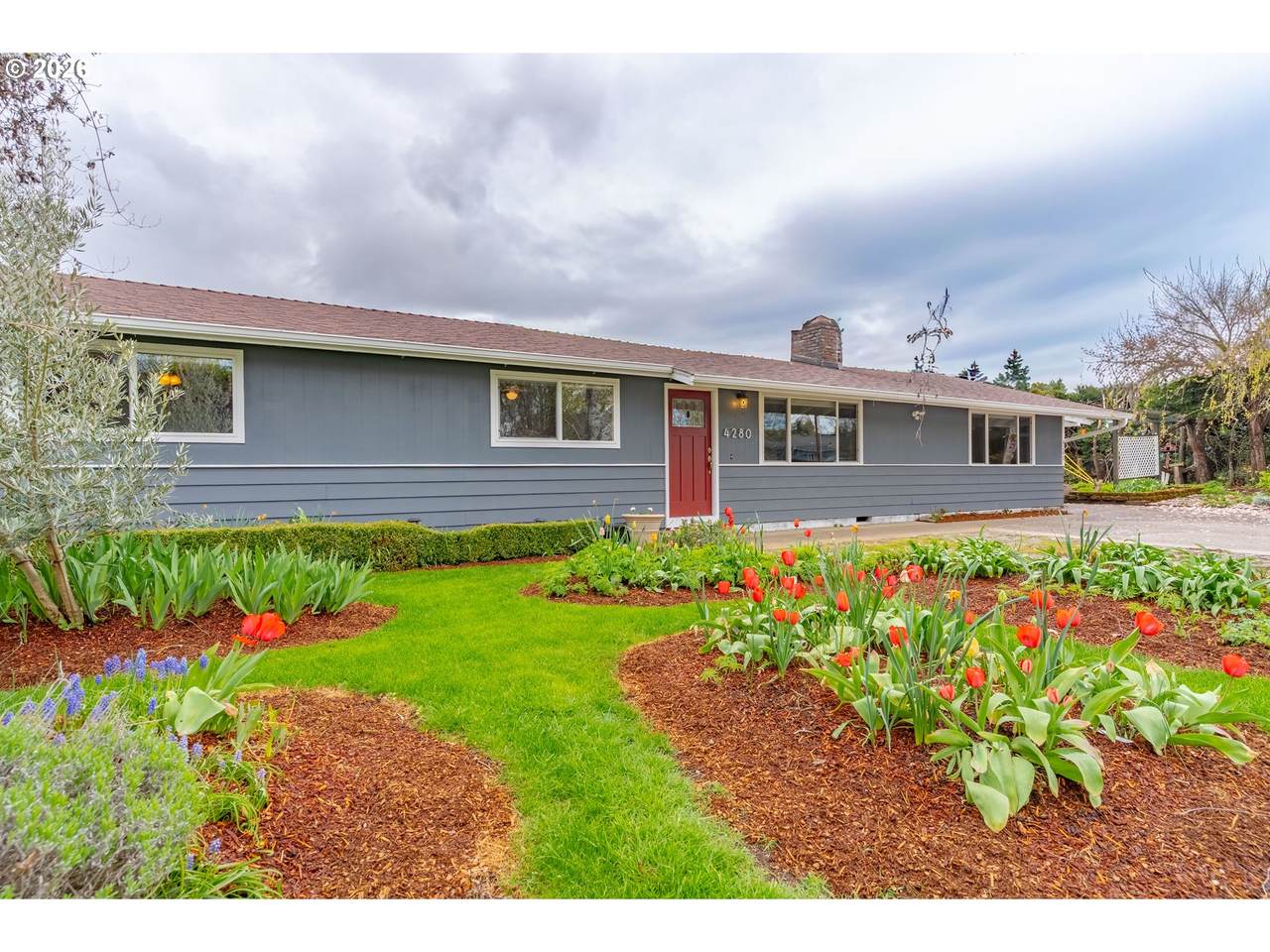 https://bt-photos.global.ssl.fastly.net/portland/1280_boomver_1_658856198-2.jpg