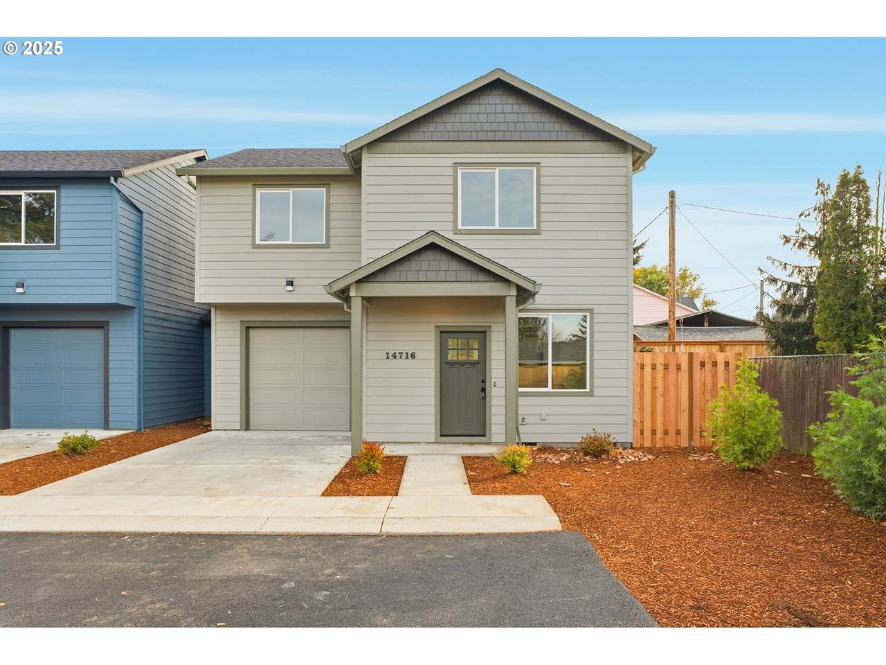 14716 Powell Blvd - Photo 1