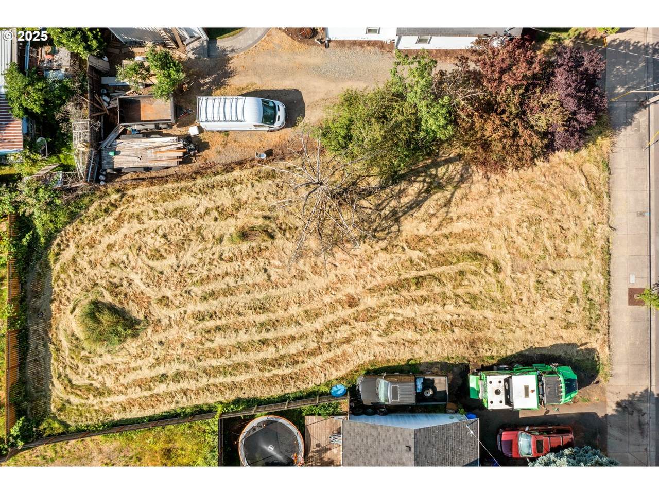 206 Molalla Ave - Photo 1