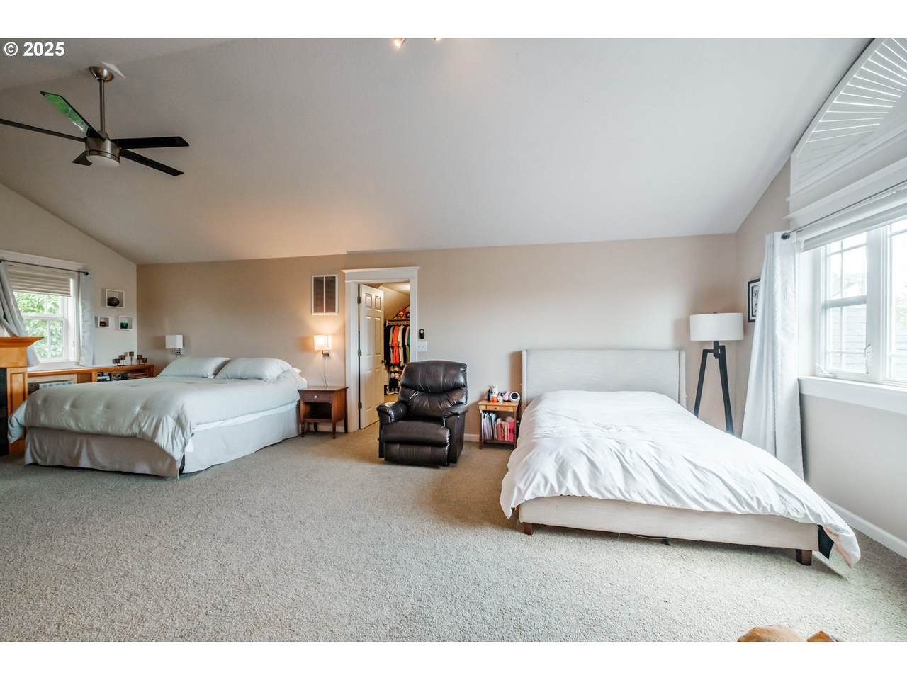 https://bt-photos.global.ssl.fastly.net/portland/1280_boomver_1_660205463-2.jpg