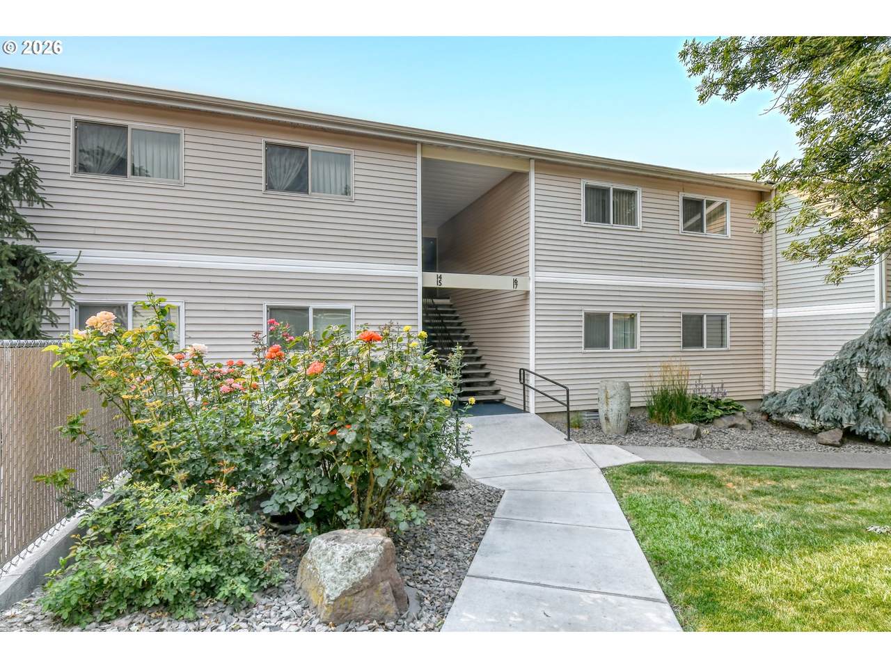 1900 Carden Ave - Photo 1