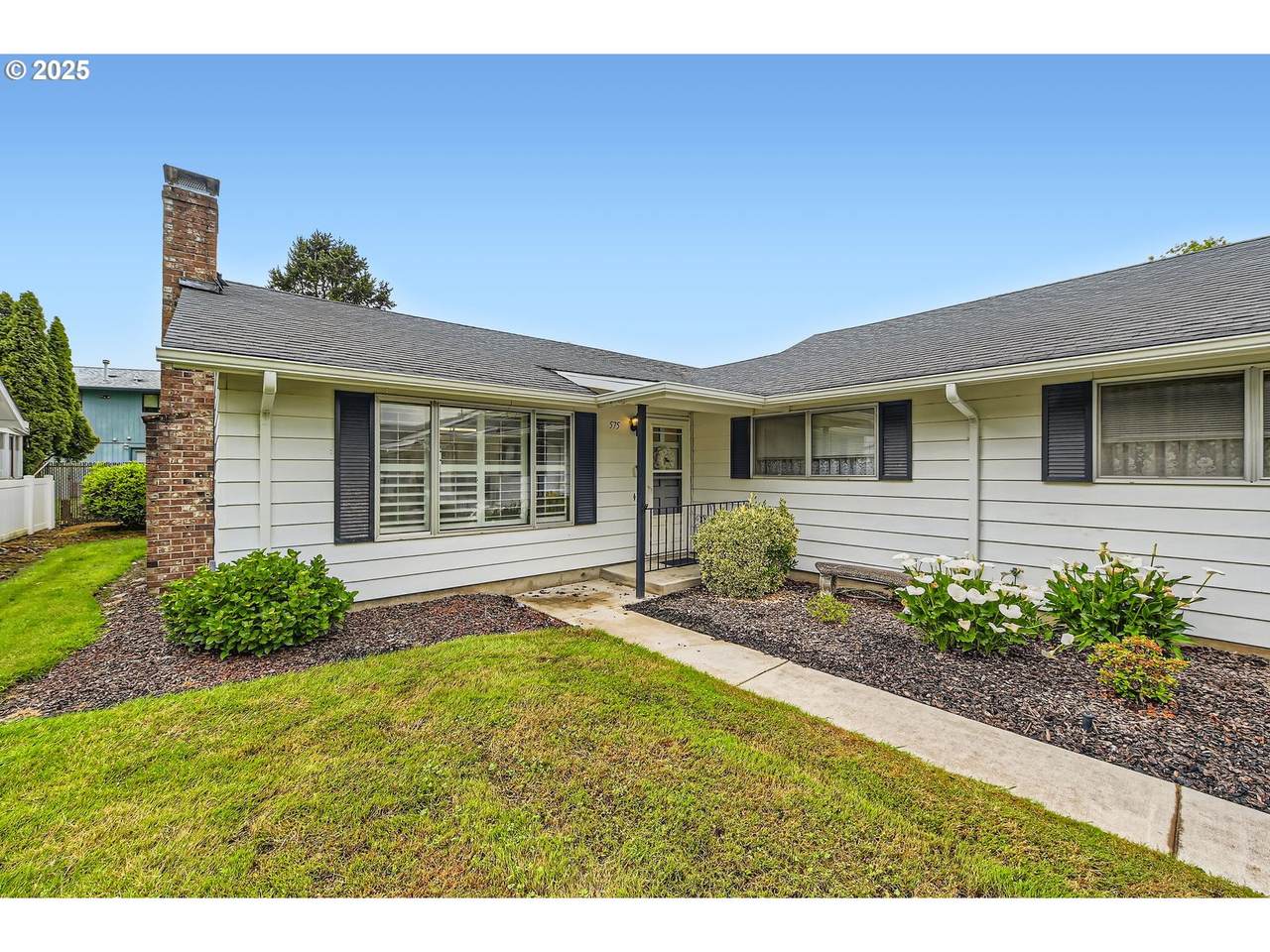 575 Fleming Ave - Photo 1