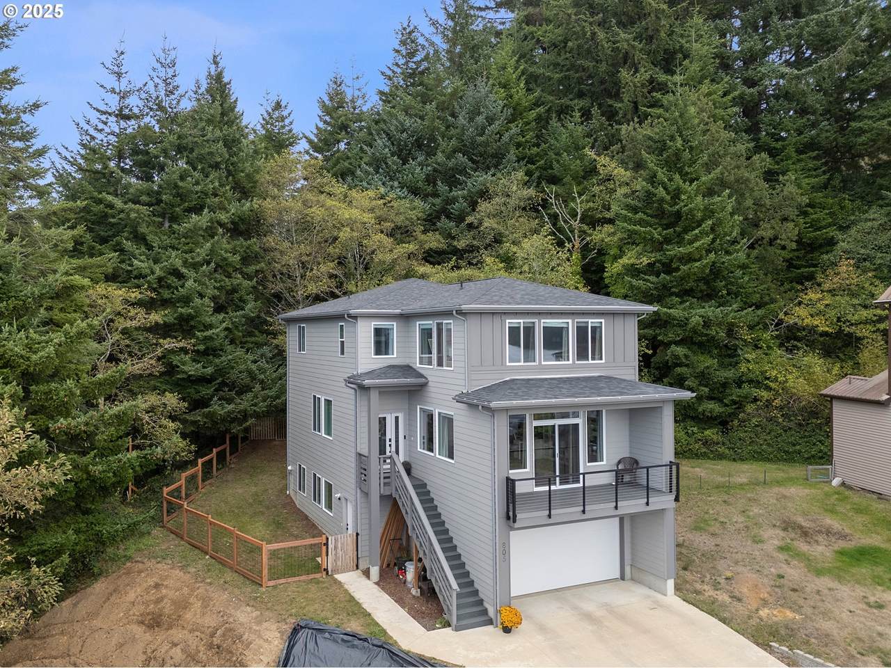 805 Crescent Pl - Photo 1