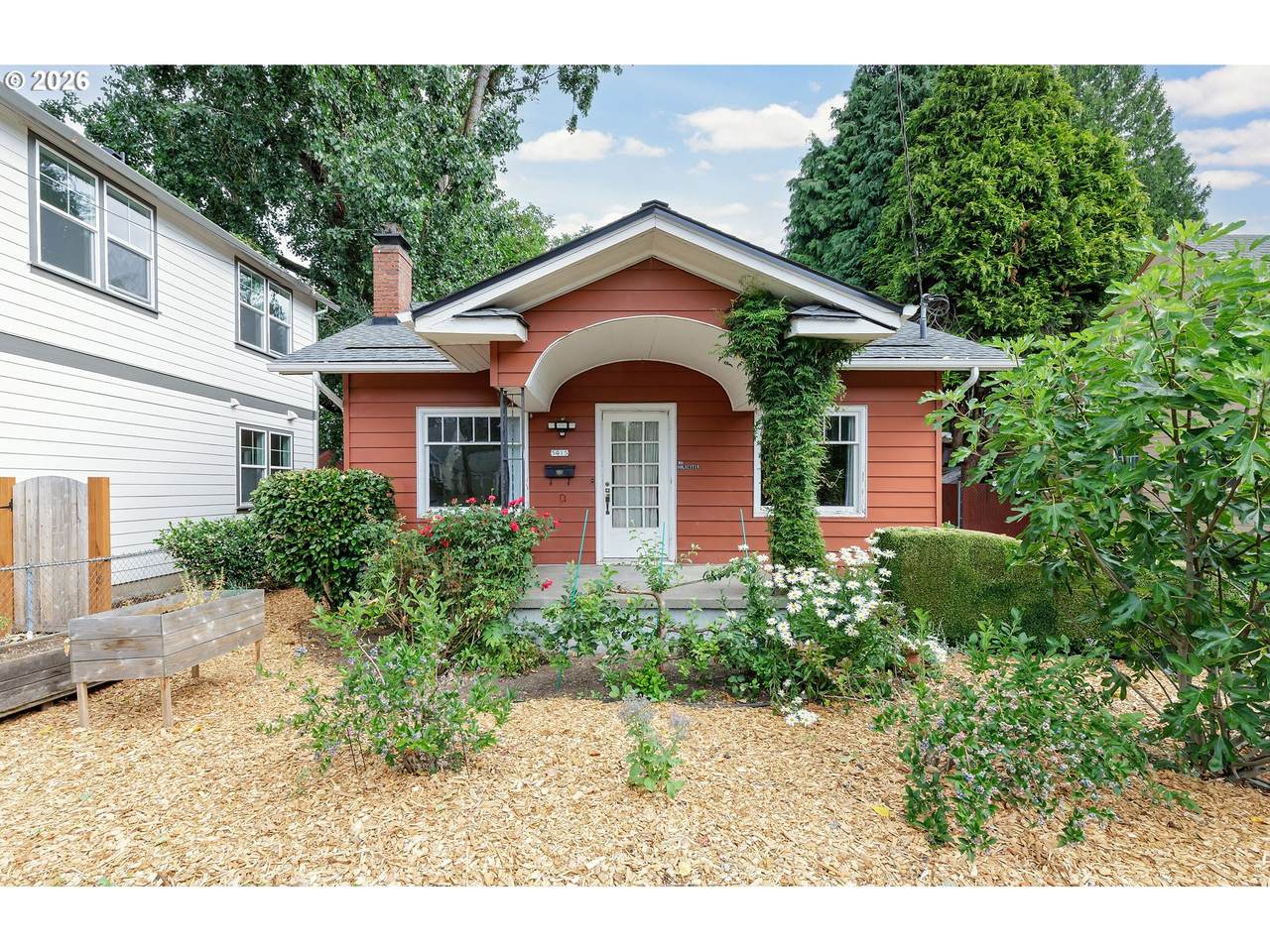 5415 Fessenden St - Photo 1