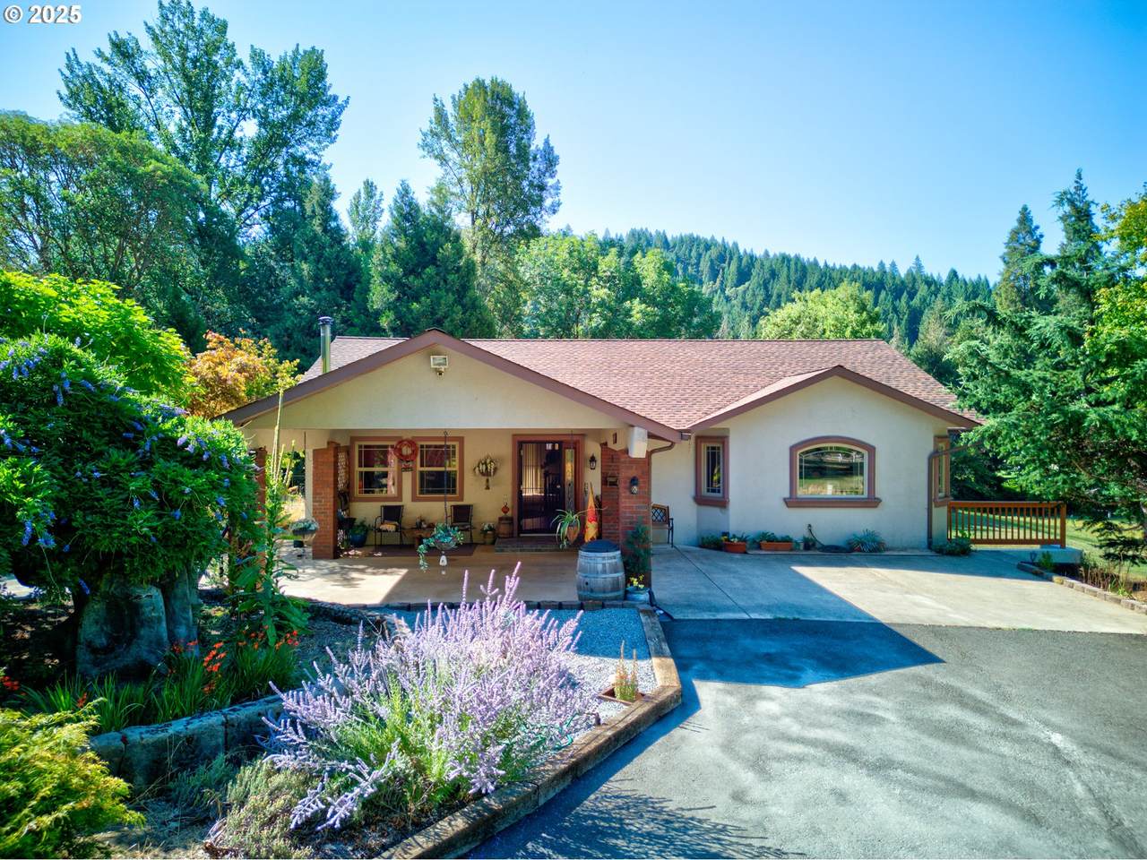 https://bt-photos.global.ssl.fastly.net/portland/1280_boomver_1_662900288-2.jpg