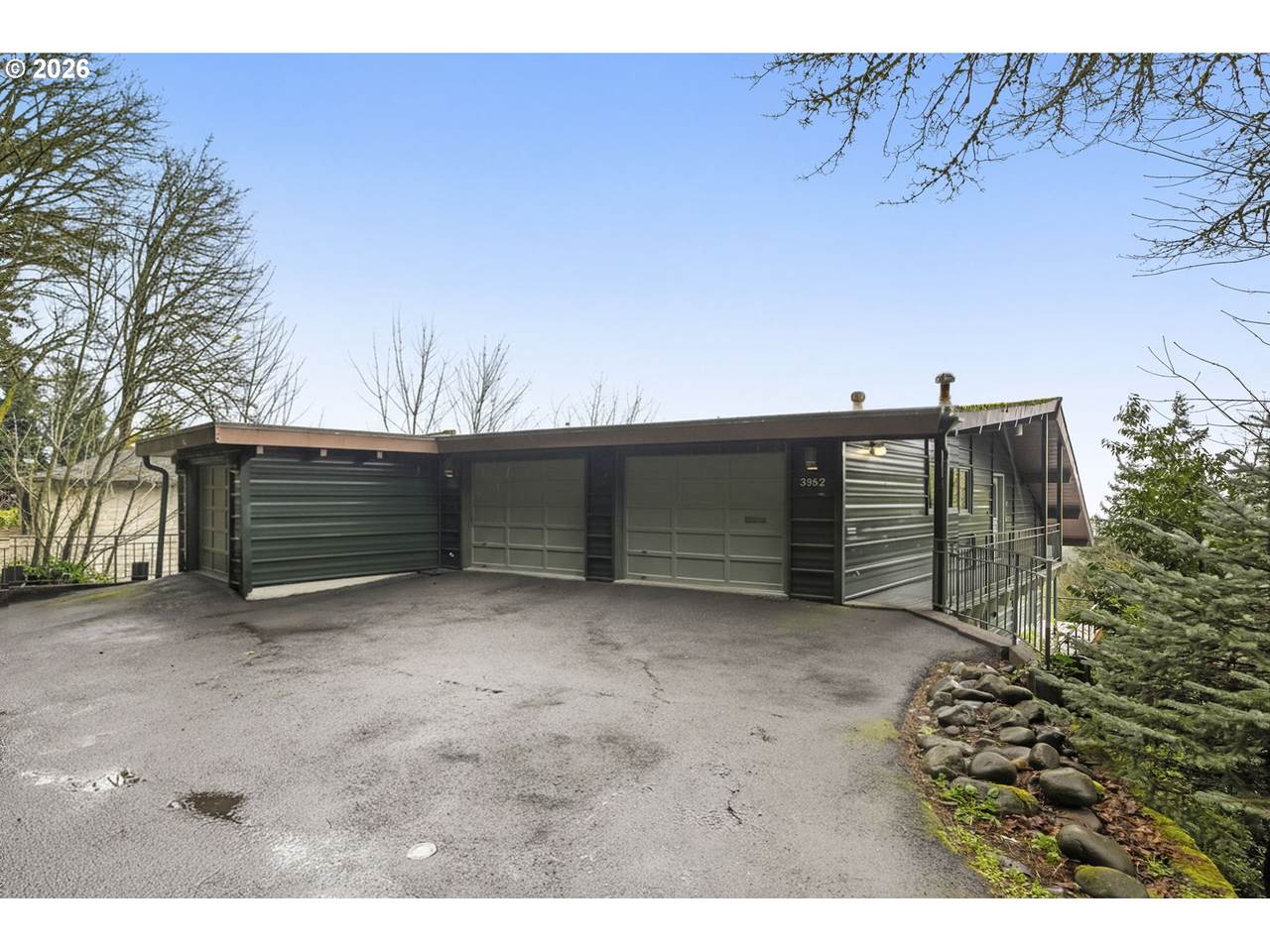 3362 Fairmount Blvd - Photo 1