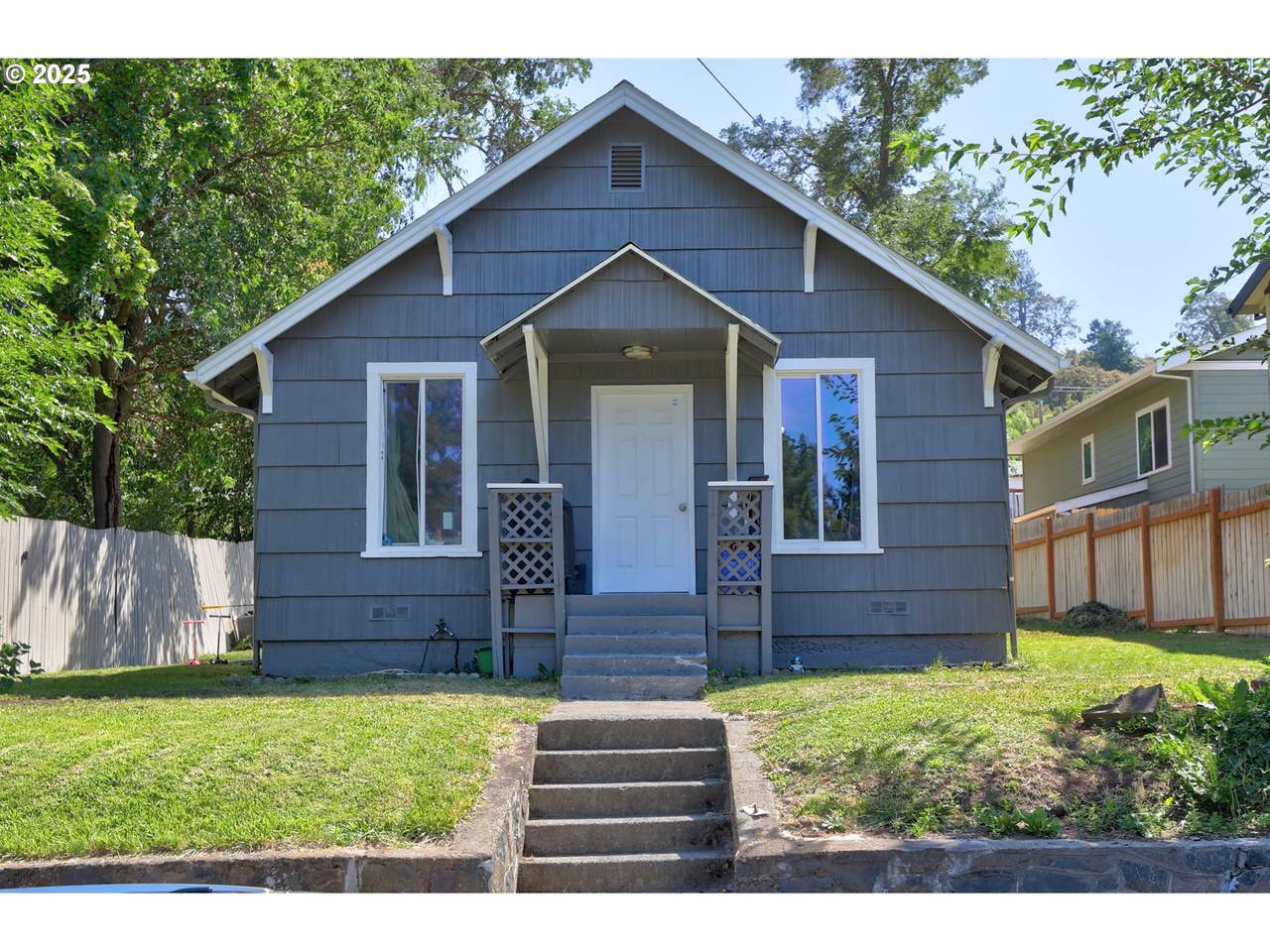 804 13TH St - Photo 1