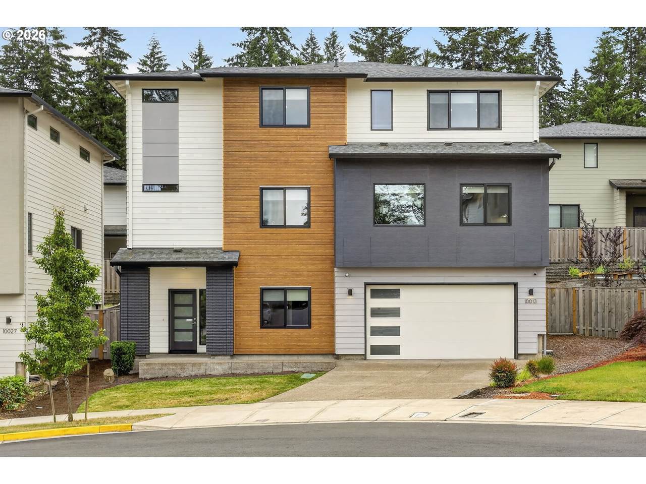 10013 Elderberry St - Photo 1