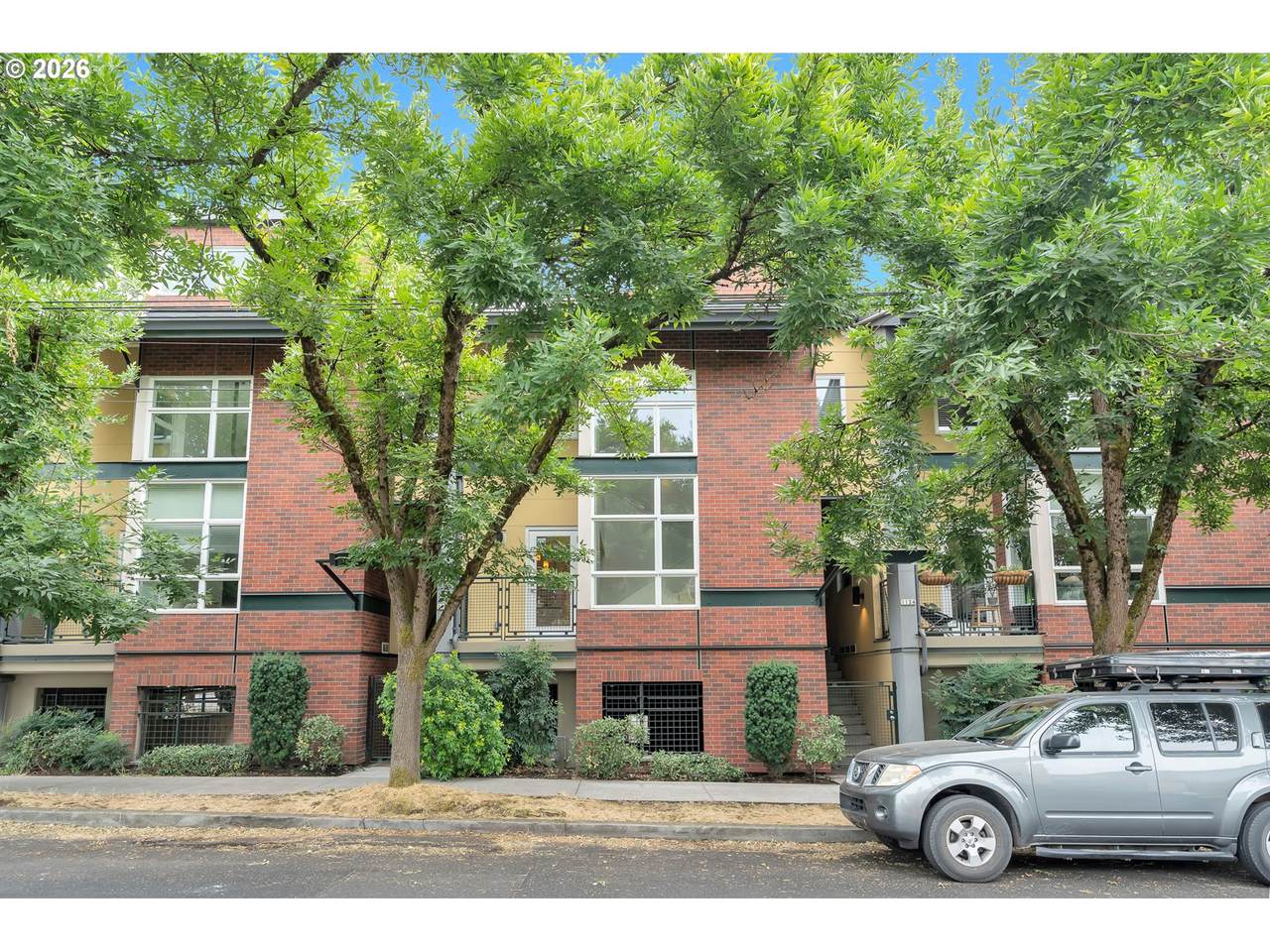 1128 Schuyler St - Photo 1