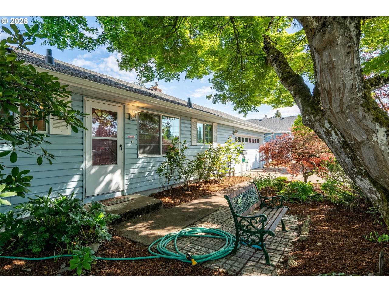 https://bt-photos.global.ssl.fastly.net/portland/1280_boomver_1_668989780-2.jpg
