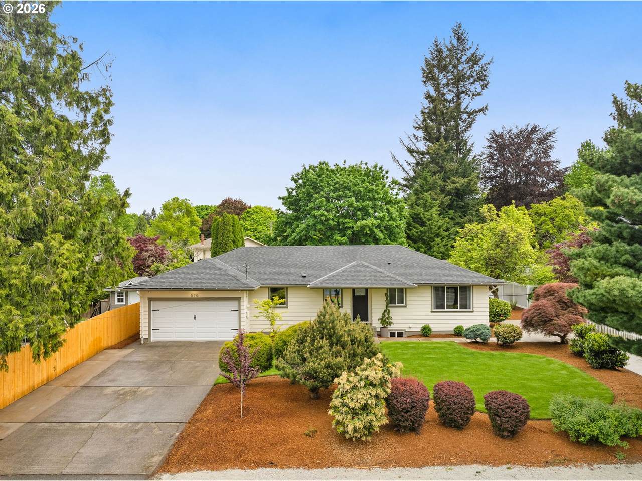 570 Birdsdale Ave - Photo 1