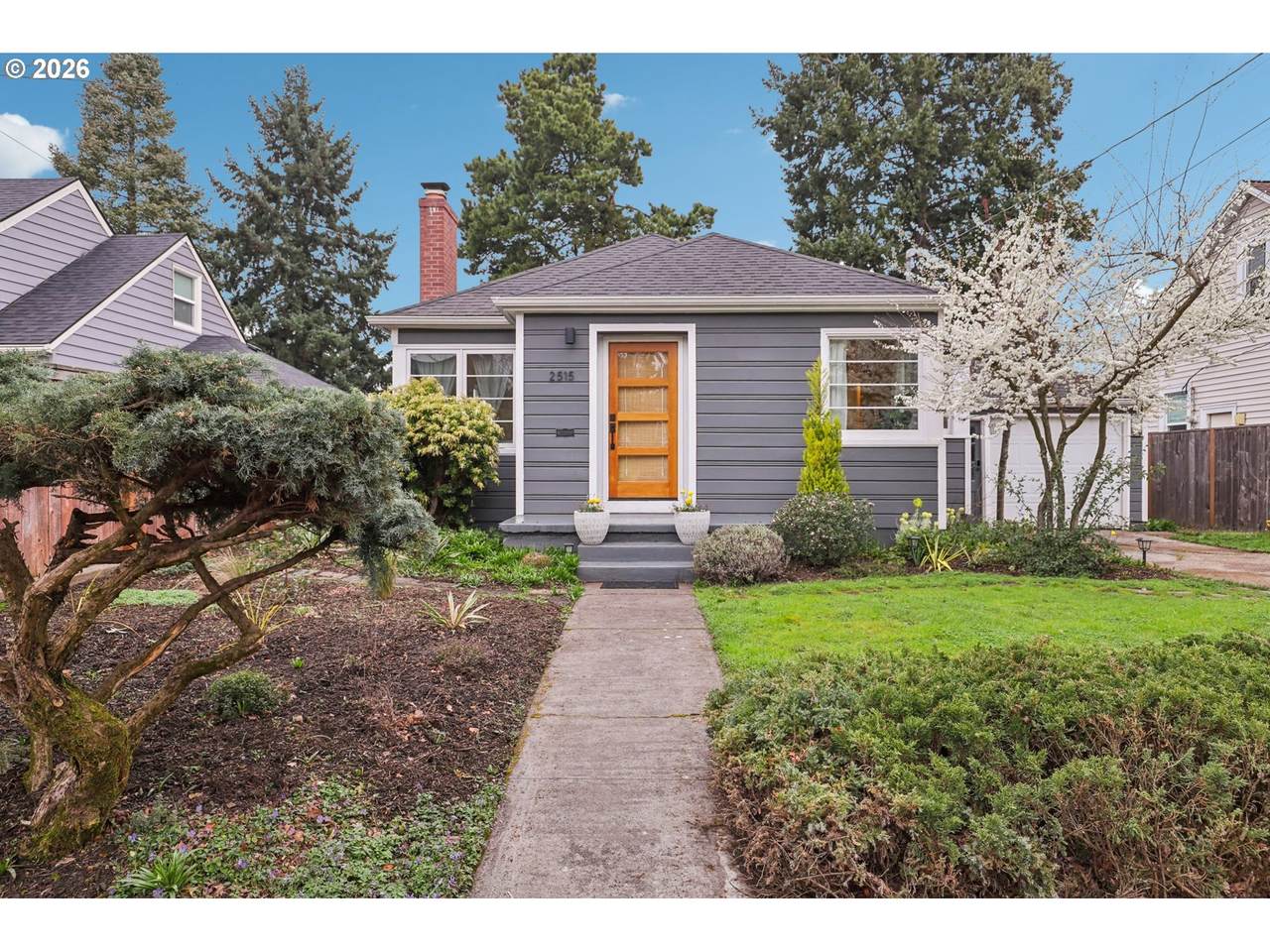 2515 Baldwin St - Photo 1