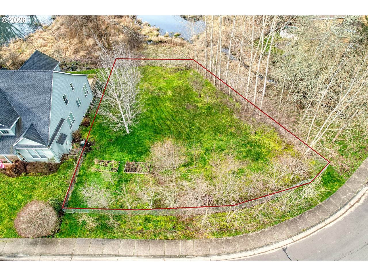 335 Hillwood Dr - Photo 1