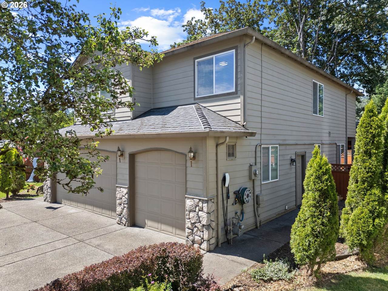 https://bt-photos.global.ssl.fastly.net/portland/1280_boomver_1_670651437-2.jpg