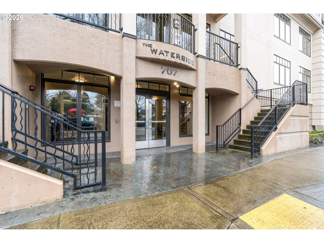 707 Hayden Island Dr - Photo 1