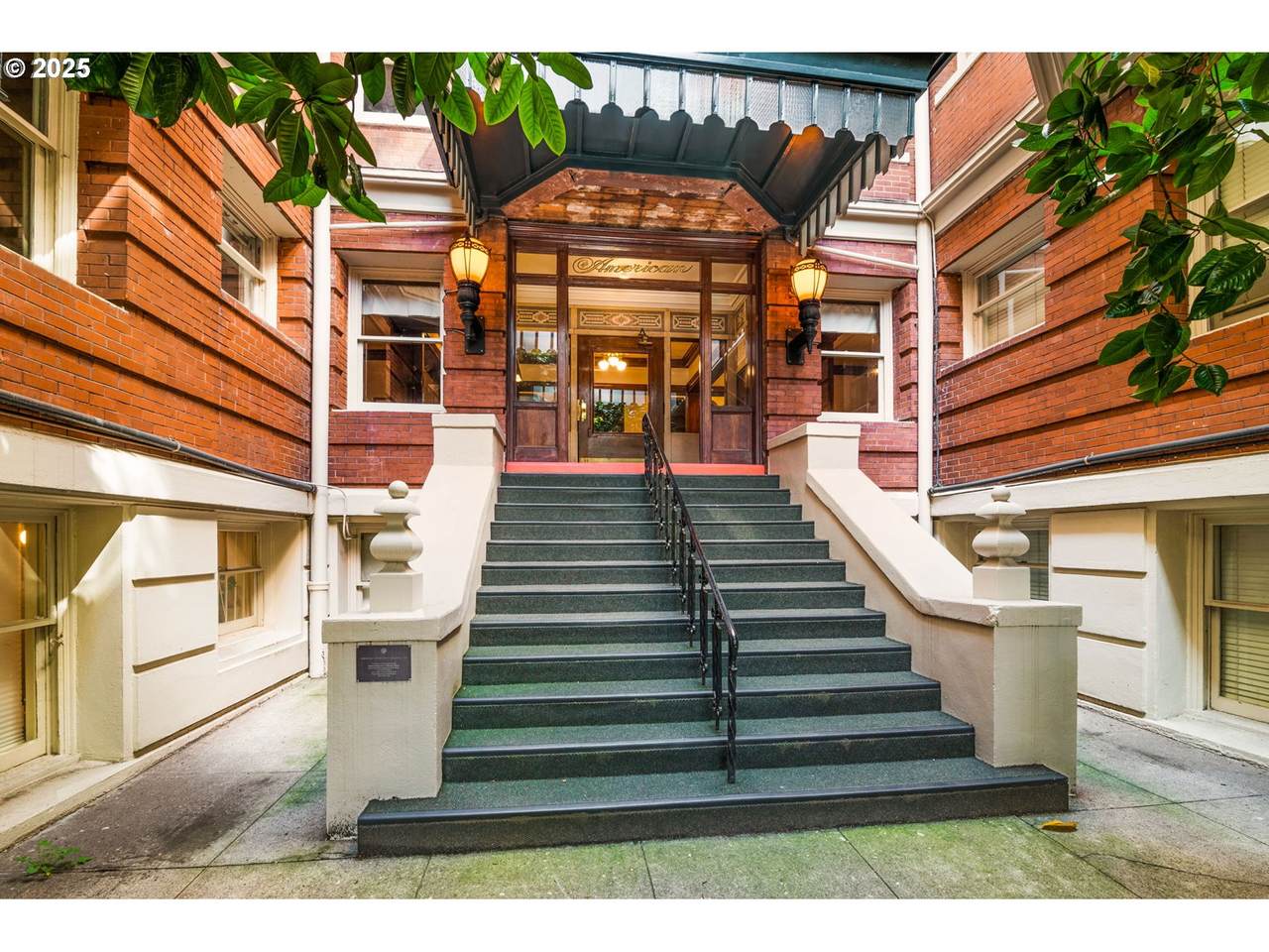 2083 Johnson St - Photo 1