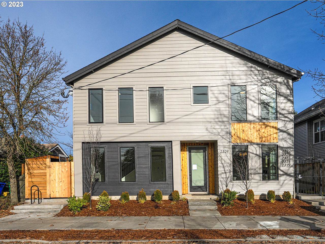 2325 Lombard St - Photo 1