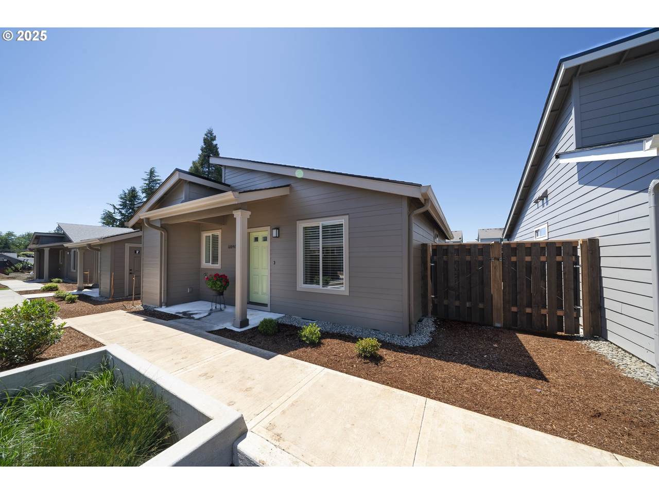 12246 Meadowlawn Dr - Photo 1