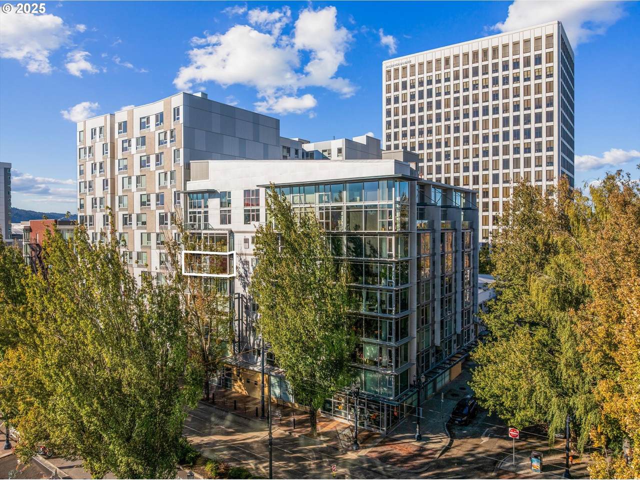 533 Holladay St - Photo 1