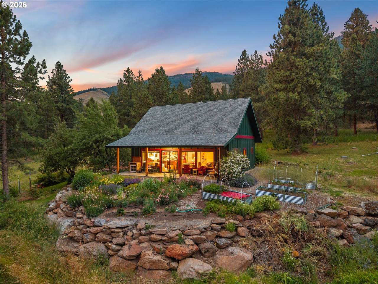 https://bt-photos.global.ssl.fastly.net/portland/1280_boomver_1_675903801-2.jpg