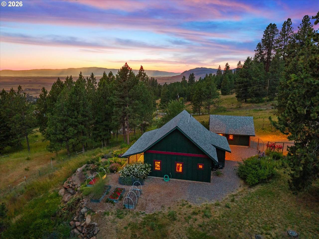 https://bt-photos.global.ssl.fastly.net/portland/1280_boomver_1_675903801-2.jpg