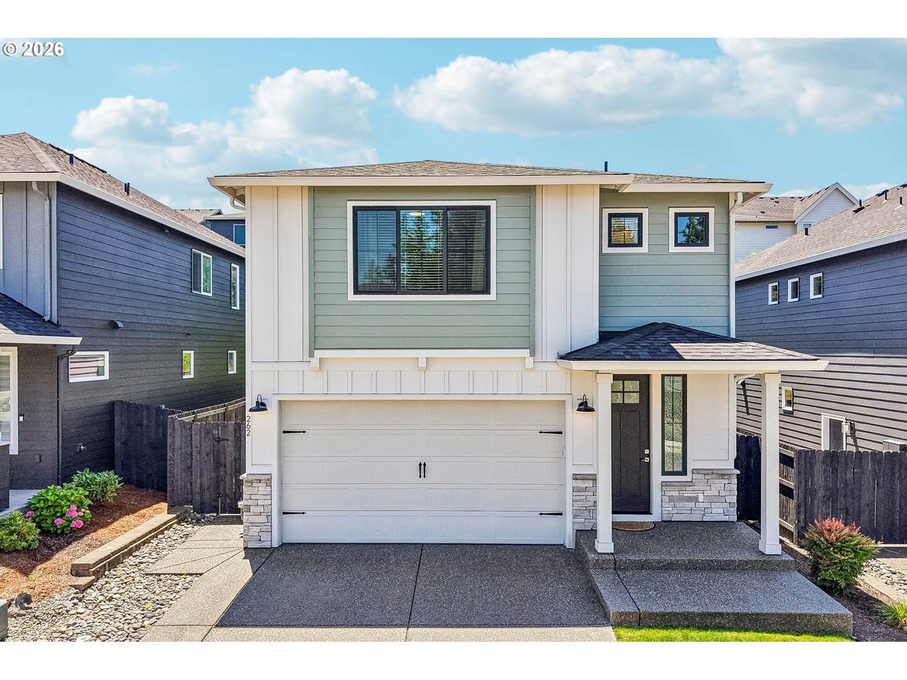 262 Maple St - Photo 1