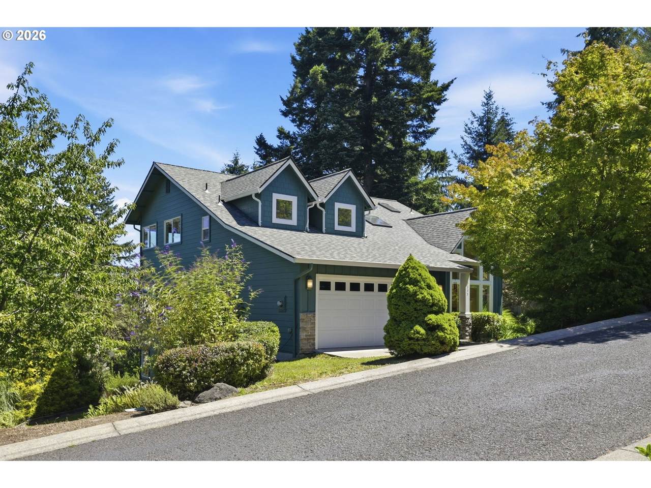 https://bt-photos.global.ssl.fastly.net/portland/1280_boomver_1_677700617-2.jpg