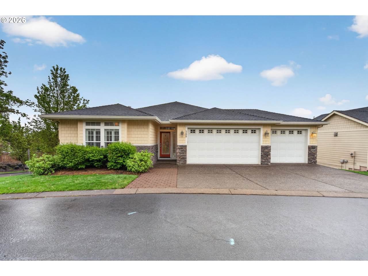 360 Stonegate Dr - Photo 1