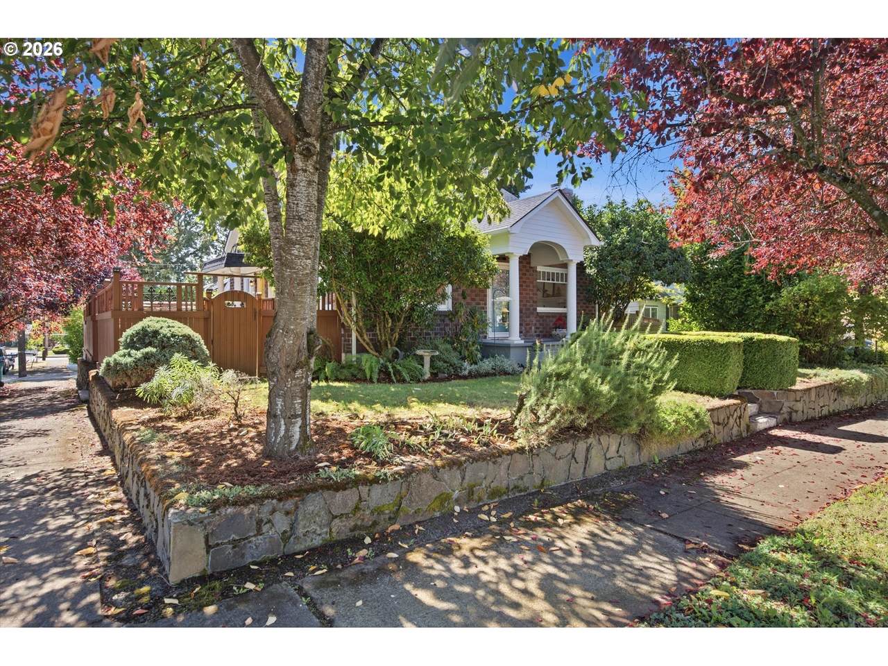 615 29TH St - Photo 1