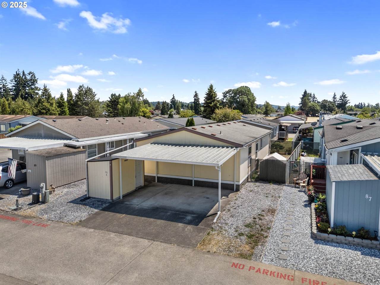 201 Oakview Ave - Photo 1