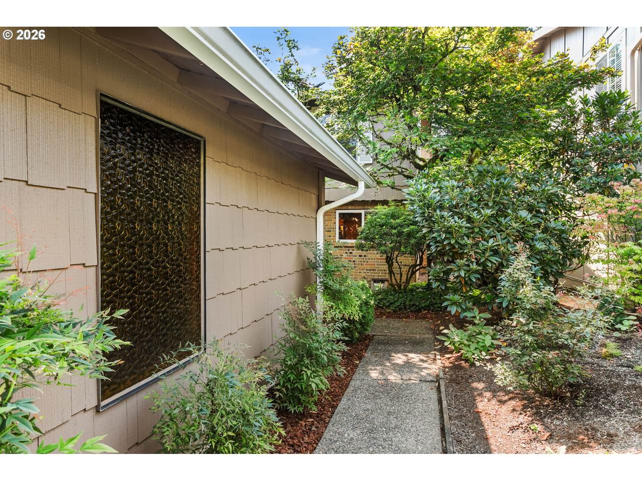 https://bt-photos.global.ssl.fastly.net/portland/1280_boomver_1_679720827-2.jpg