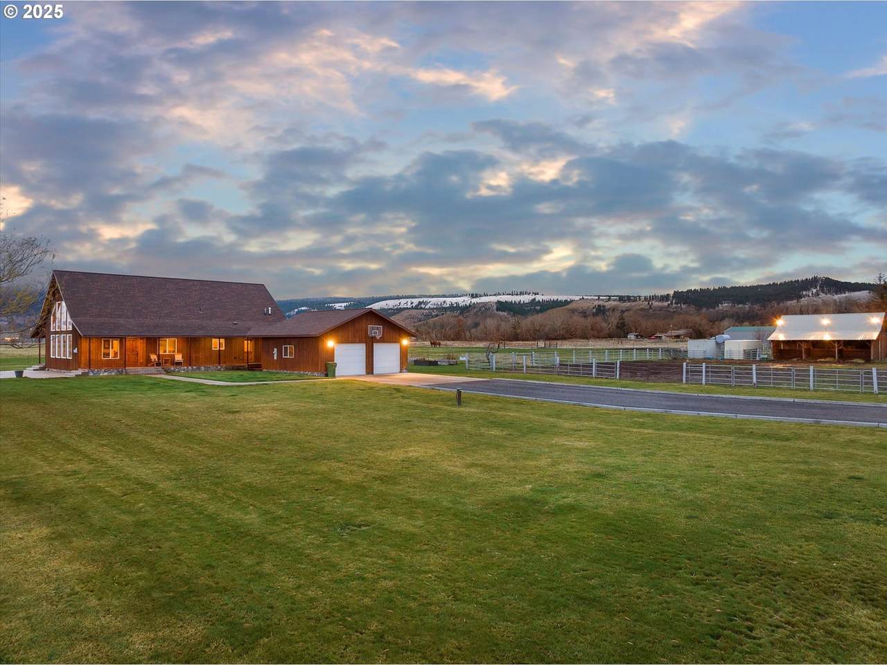 62123 Chandler Loop - Photo 1