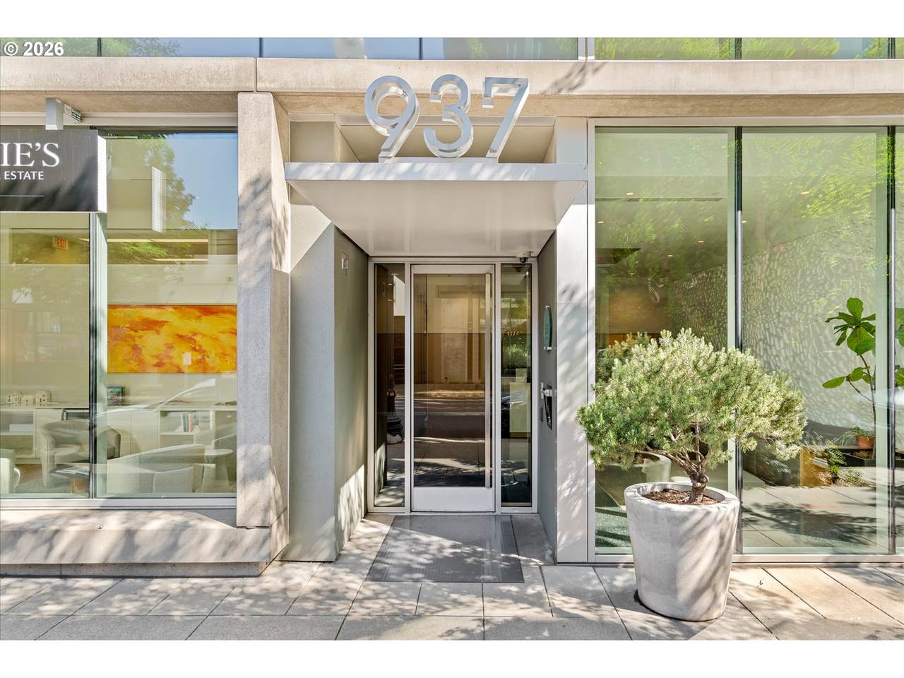 937 Glisan St - Photo 1