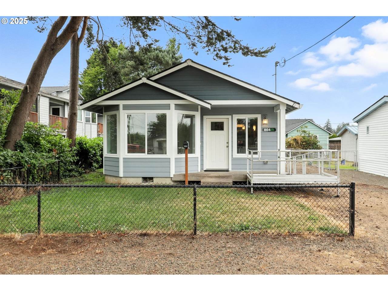 804 4TH St - Photo 1