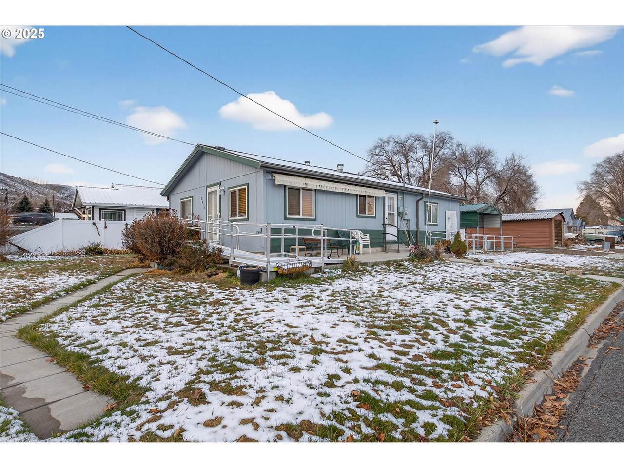 2410 Colorado Ave - Photo 1