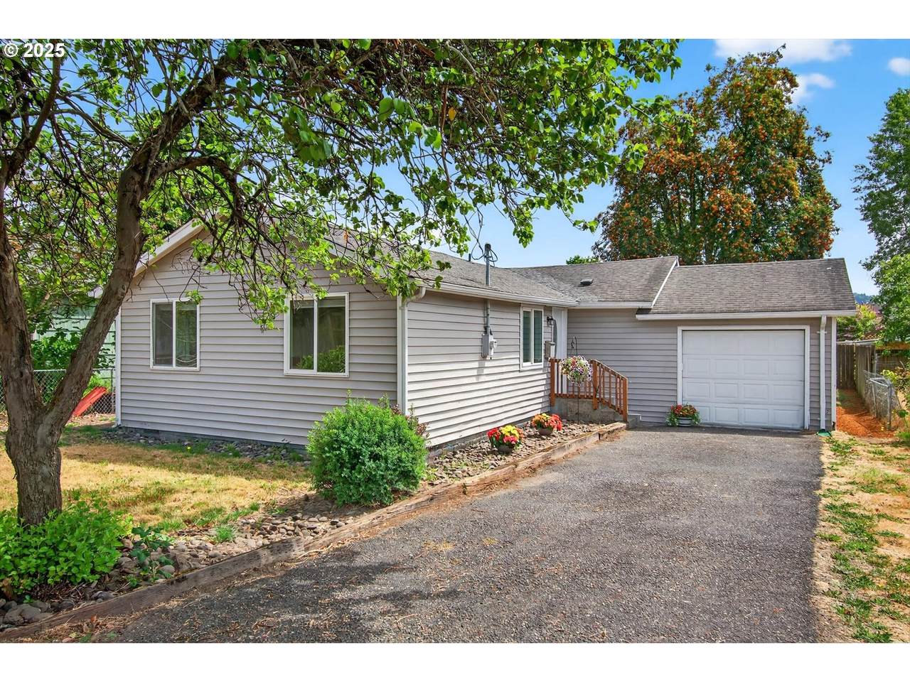 1302 Pacific Ave - Photo 1