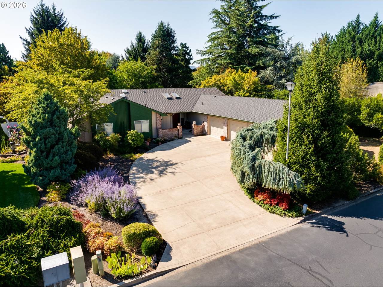 https://bt-photos.global.ssl.fastly.net/portland/1280_boomver_1_682889351-2.jpg