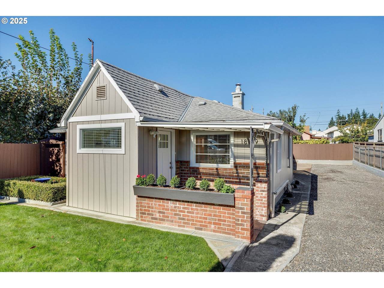 18149 Pine St - Photo 1