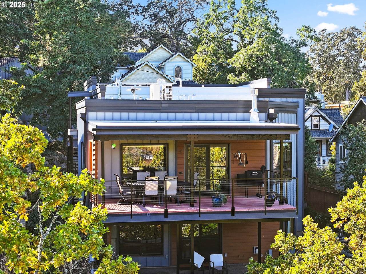 515 4TH St - Photo 1