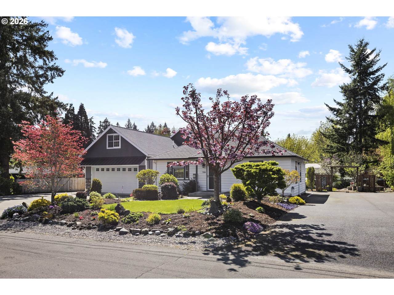 https://bt-photos.global.ssl.fastly.net/portland/1280_boomver_1_687014712-2.jpg