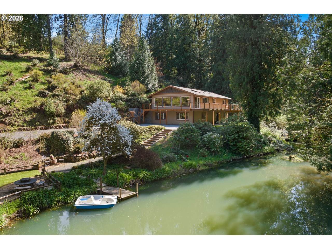 https://bt-photos.global.ssl.fastly.net/portland/1280_boomver_1_687325507-2.jpg