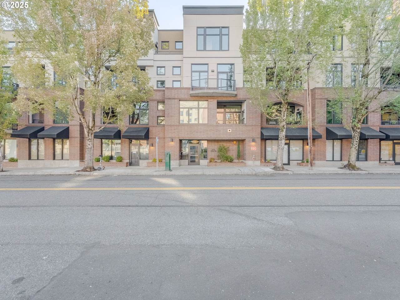 618 12TH Ave - Photo 1