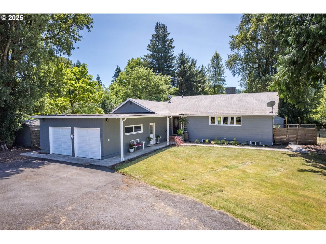 2922 Allen St - Photo 1