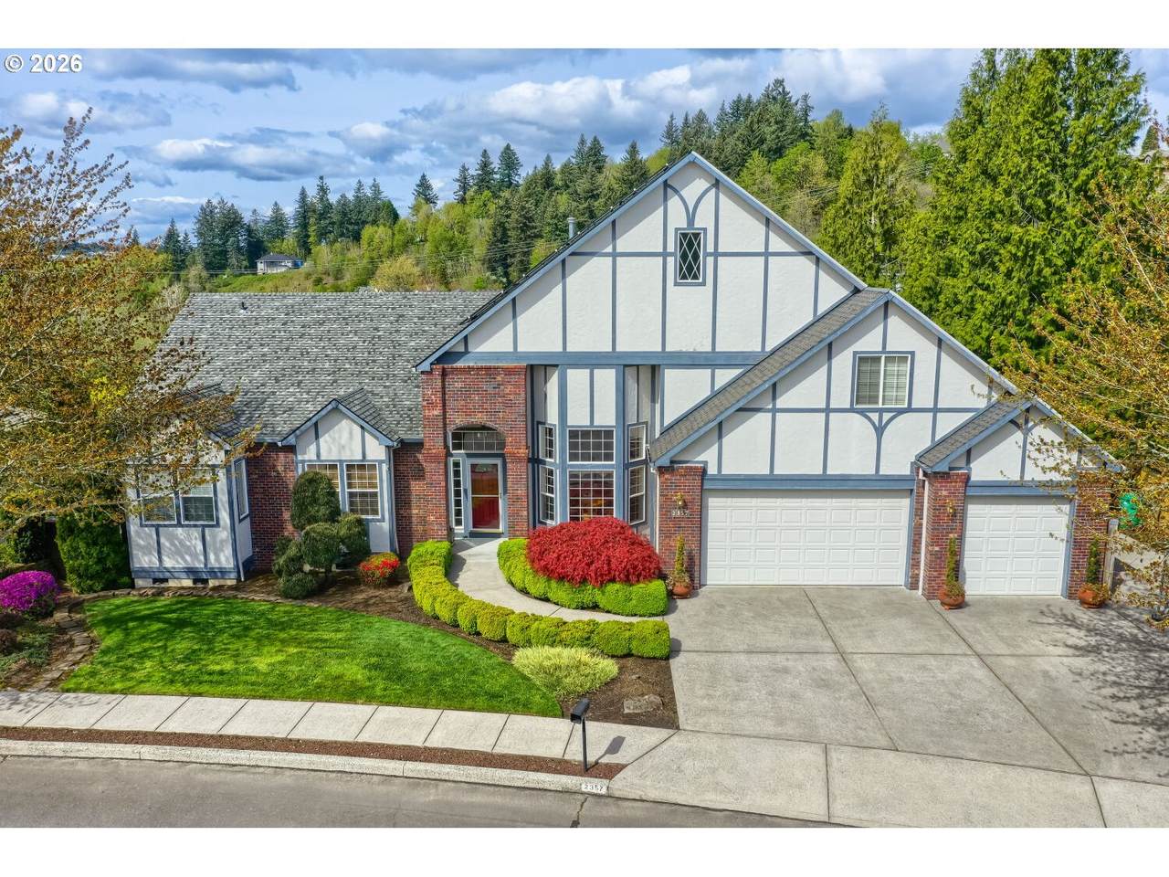 2357 Linneman Dr - Photo 1