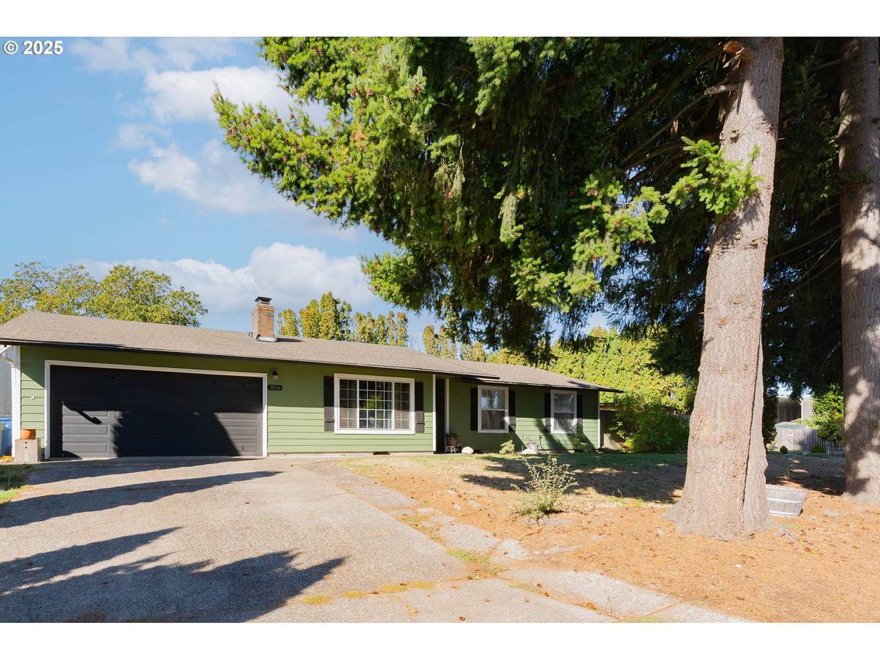 1016 163RD Ave - Photo 1