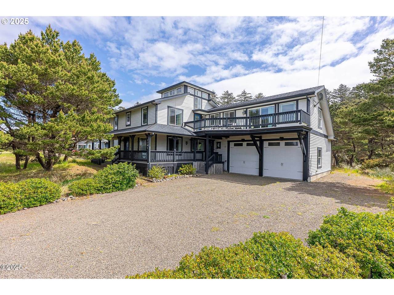 1201 Bayshore Dr - Photo 1