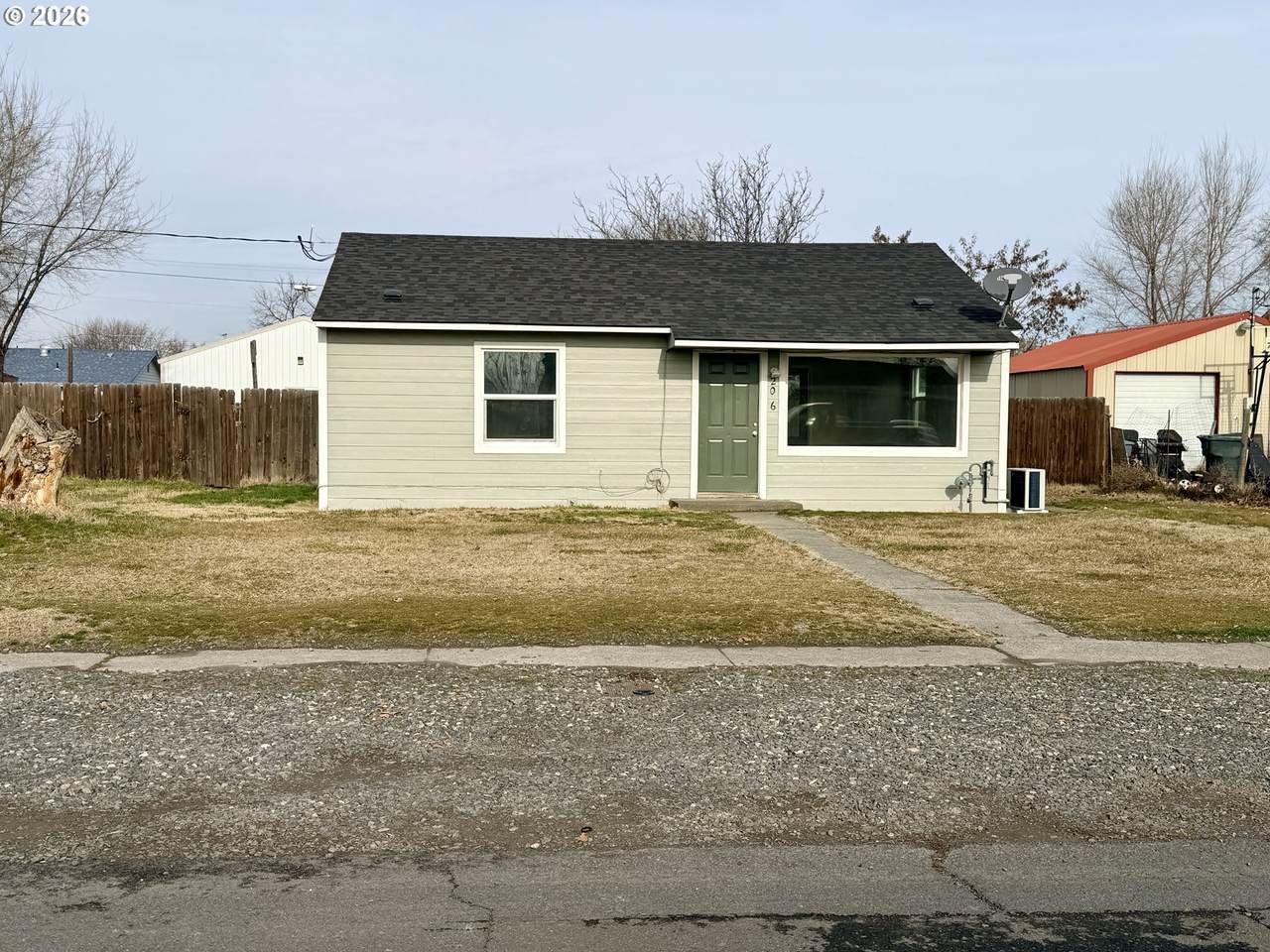 206 Walla Walla St - Photo 1