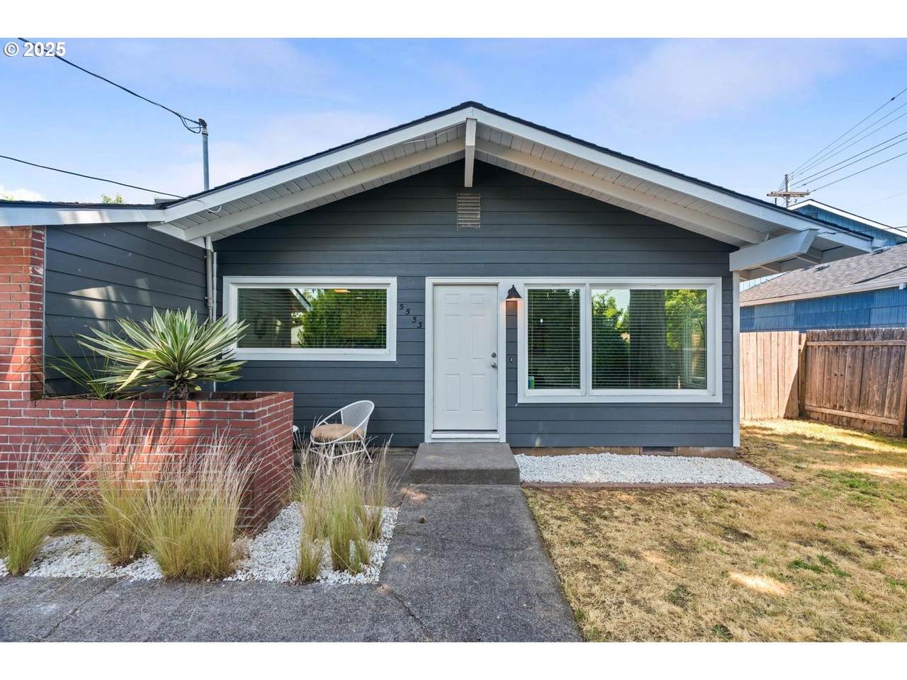 5533 Holgate Blvd - Photo 1